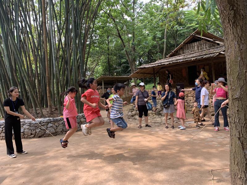 Gợi ý 9 địa điểm vui chơi ngoài trời cho trẻ em thú vị quanh Hà Nội